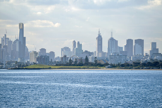 Fototapeta The Melbourne city CBD skyline seen from across Port Phillip Bay