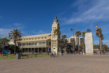 Moseley Square with Pioneer Memorial in the middle of Holdfast Bay at Glenelg, Adelaide, Australia,...