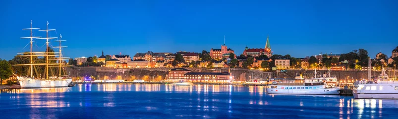 Fototapete Rund Evening panoramic view of Stockholm scenic waterfront © xbrchx