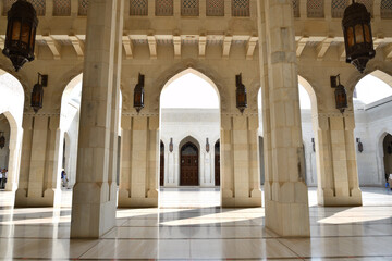 Fototapeta na wymiar Sultan Qaboos Mosque, Muscat, Oman
