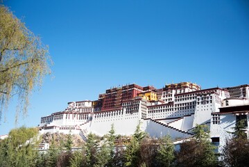 Fototapeta na wymiar Picturesque view of the magnificent Potala Palace perched atop a hill in Lhasa, Tibet