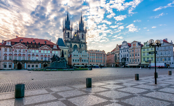 Old Town square (Staromestske Namesti) at sunrise, Prague, Czech Republic