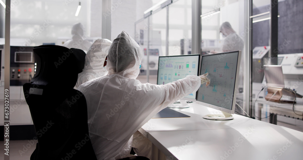 Aufkleber Engineer Using Software Technology