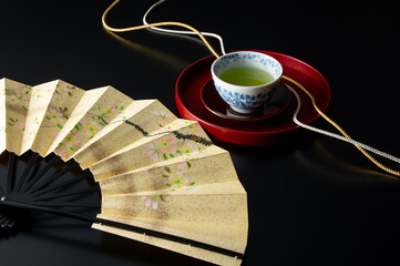 お茶と扇と和菓子