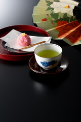 お茶と扇と和菓子