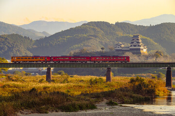 大洲城と列車