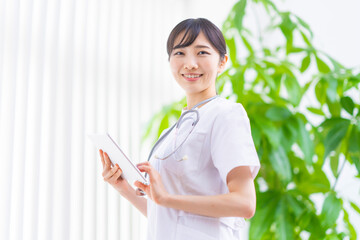 ナース服の女性