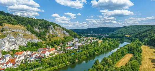 Foto auf Acrylglas Idyllische Landschaft im Naturpark Altmühltal bei Essing am Main-Donau-Kanal © ARochau