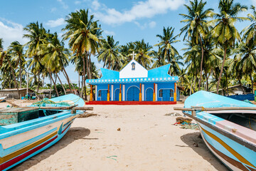 hindi temple in trincomalee beach, sri lanka - obrazy, fototapety, plakaty