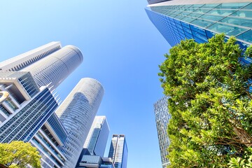 都市イメージ　名古屋駅前の高層ビル群と新緑