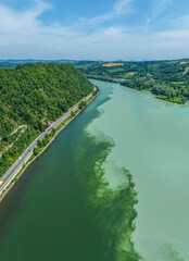 Ausblick auf die Donau bei Passau, das Wasser von Donau, Inn und Ilz durchmischt sich nach dem...