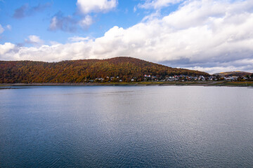 Herbstwanderung entlang der Edertalsperre zur versunkenen Stadt vom Edersee Atlantis  - Edertal - Hessen - Deutschland