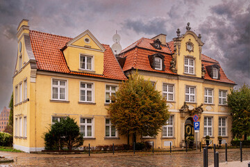 Fototapeta na wymiar Beautiful medieval houses in the Old Town in Gdansk