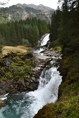 Wodospady Krimmler w austriackich Alpach. Najwyższe wodospady w Europie - obrazy, fototapety, plakaty