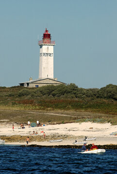 le phare;  Ile de Penfret; Iles de Gl&eacute;nans; parc naturel regional d'Armorique; region Bretagne; 29, Finist&egrave;re, Bretagne, France