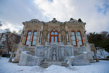 Ihlamur Palace (Turkish: Ihlamur Kasri), is a former imperial Ottoman summer palace located in...