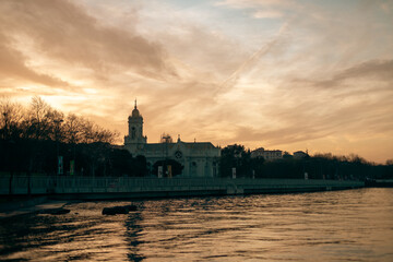 Fototapeta premium sunset over city