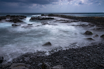 Meeresküste im Wind