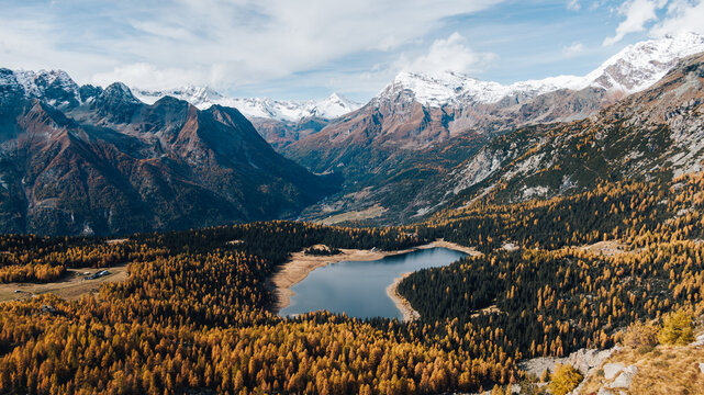 Foliage all'Alpe. e lago Pal&ugrave;, Valmalenco, in autunno
