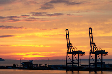 Obraz premium Aarhus, Denmark: beautiful sunrise in the harbor of Aarhus