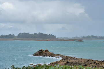 Paysage de mer dans le Tr&eacute;gor en Bretagne - France