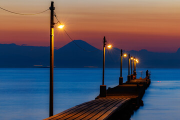 夕日の桟橋