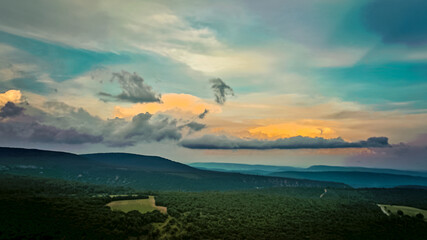 Naklejka premium Vues Aériennes des Champs et Forêts