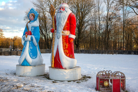 GATCHINA, RUSSIA - DECEMBER 25, 2022: Sculpture composition Father Frost and Snow Maiden