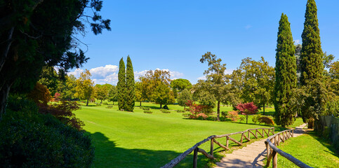 Obraz premium Beautiful panoramic view in the famous park garden sigurta, ( parco giardino sigurta ) near the village of valeggio on the mincio. Italy.