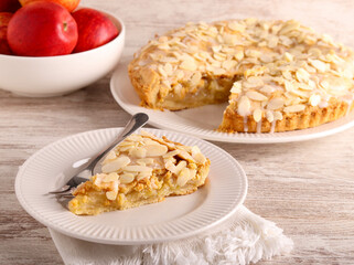apple tart with almond topping