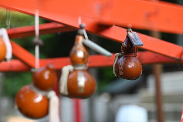 満願成就を祈って吊るされた瓢箪