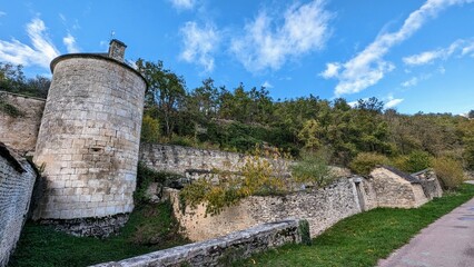 Fototapeta na wymiar NOYERS-SUR-SEREIN (Yonne)