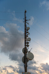 torre antena de comunicaciones de radio emisora antenas telefonia movil