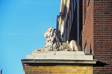 statue of the lion