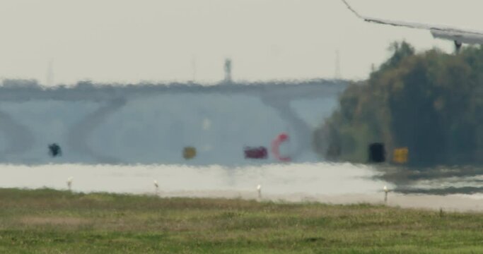Plane Lands on Runway in Heavy Mirage Distortion