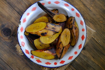 Pisang Tanduk Matang. Pisang Tanduk or Pisang Agung is one of the banana cultivars in Indonesia that is used as a basic ingredient for fried bananas. Horn Plantain. Musa paradisiaca. Steam banana.