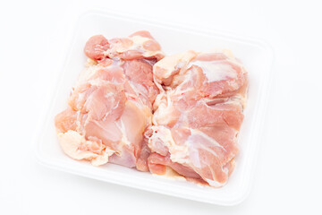 白背景に鶏モモ肉