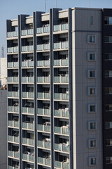 日本のマンションの外側の様子