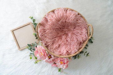 Newborn Digital Backdrop, basket with Pink flowers	