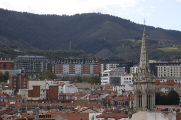 Fototapeta na wymiar View of the city of Bilbao