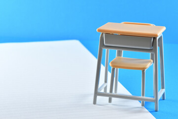 机とノートで授業のイメージ