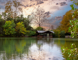 Fototapeta na wymiar house on the lake at autumn season