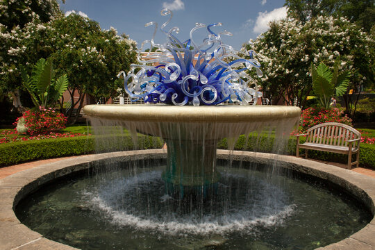 Alston Overlook with the blown glass Chihuly fountain in the Atlanta Botanical Garden, Piedmont Park