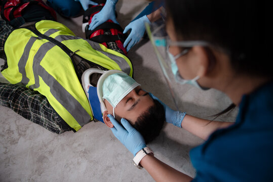 First aid for injuries from accidents in construction work, Loss of feeling or normal movement and Loss of function in limbs, First aid training to transfer patients, Tools for EMTs or Paramedics. - Powered by Adobe