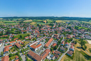 Fototapeta na wymiar Bad Birnbach im niederbayerischen Rottal aus der Luft, Blick ins Ortszentrum