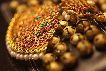 multiple kundan stone, temple jewelry meant to accessories for bharathanatyam dancers