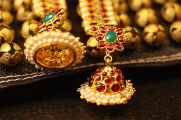 multiple kundan stone, temple jewelry meant to accessories for bharathanatyam dancers