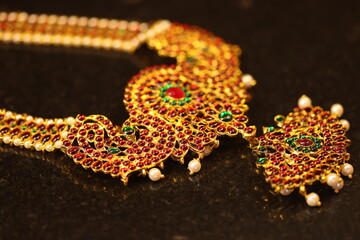 multiple kundan stone, temple jewelry meant to accessories for bharathanatyam dancers