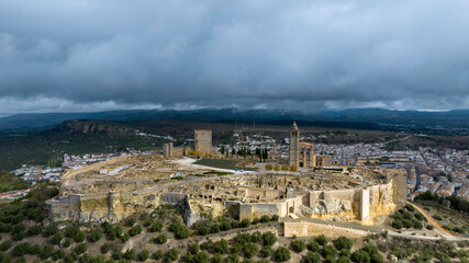 Fototapeta na wymiar fortaleza de la Mota en el municipio de Alcalá la Real, Andalucía