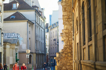 Fototapeta na wymiar Historical buildings on a street of Paris